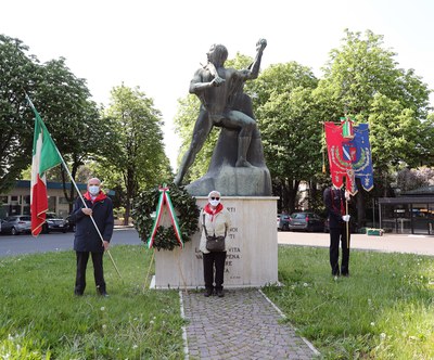 25 aprile 2020 - monumento al partigiano